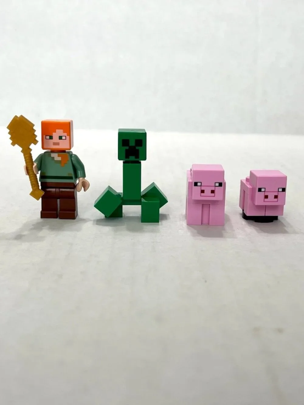 LEGO Minecraft The Pig House #21170 RETIRED